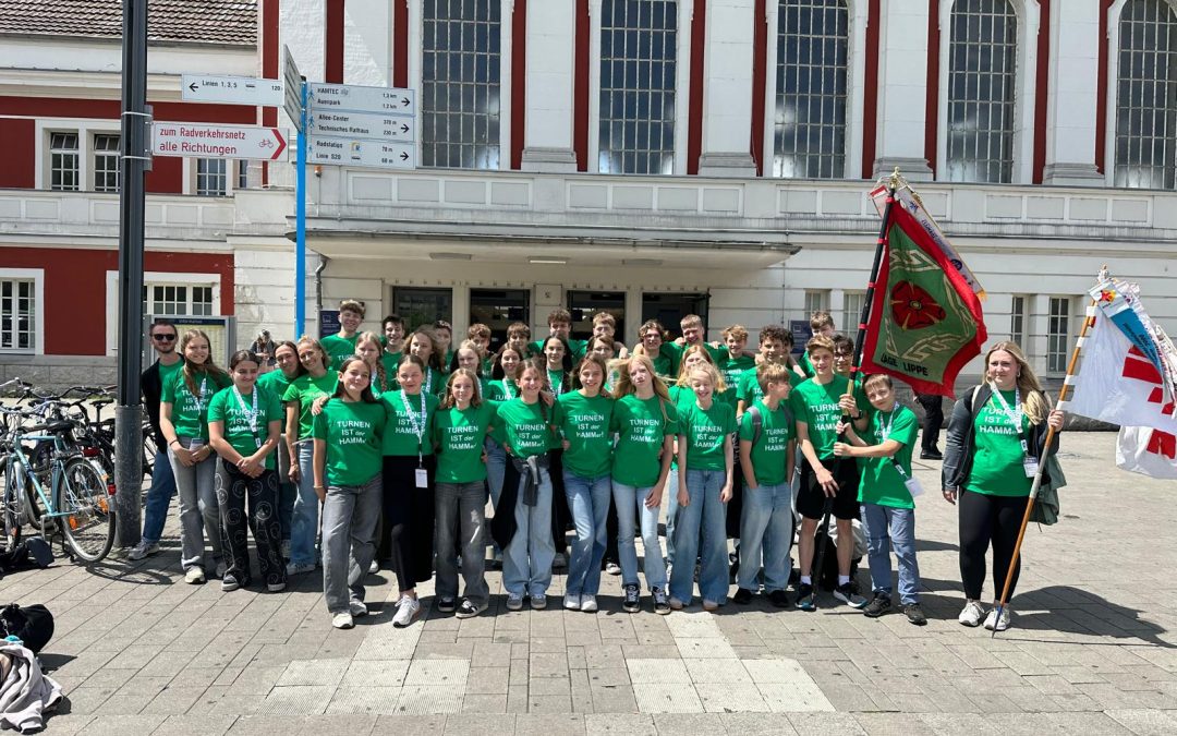 Gruppenfoto des TuS K bei Ankunft in Hamm